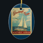 Boothbay Harbour Sailboat Vintage resor Maine Julgransprydnad Keramik<br><div class="desc">I Hälsning från Boothbay Harbour Maine vintage resor har man en båtbåt som seglar på vatten med fiskmåsar och en blå himmel fylld med vackra vita moln.</div>