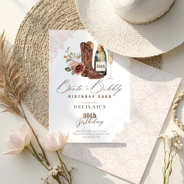 Boots & Chic Cowgirl Vild Western Birthday Inbjudningar (Boots & Bubbly Chic Cowgirl Wild Western Birthday Invitation)