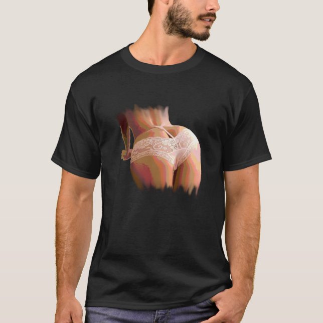 BOOTYLICIOUS. TEE (Framsida)