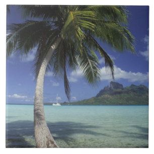 Bora Bora, Franska Polynesien Mt. Otemanu sedd Kakelplatta