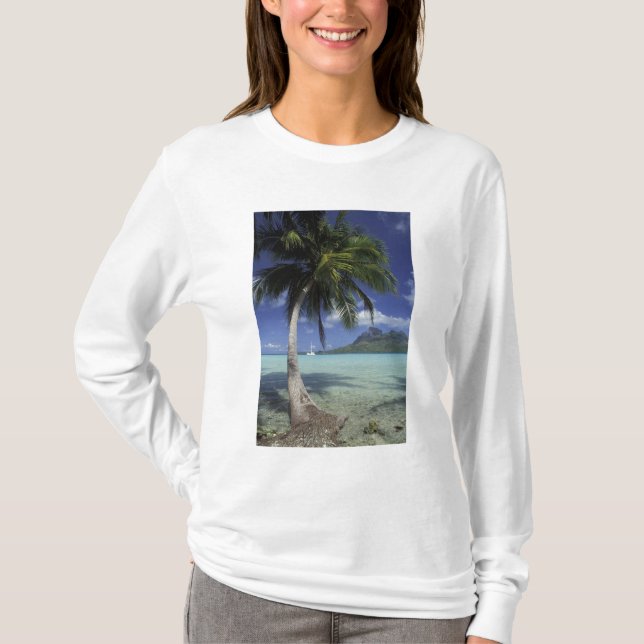 Bora Bora, Franska Polynesien Mt. Otemanu sedd T-shirt (Framsida)