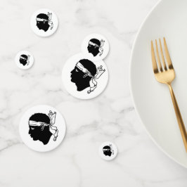 Bord konetti med flagga på Korsika