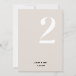 Bordsnummer 2 Bordsnumret Bröllop i Beige