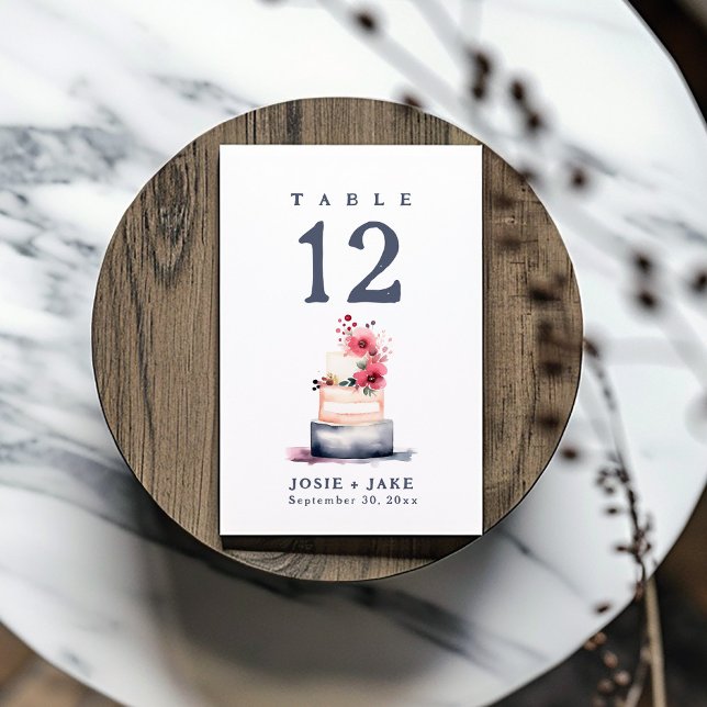Bordsnummer för roligt av mjuk bröllop-kaka Sittdi (Watercolor Wedding Cake Table Number card. Featuring a beautiful watercolor style illustration.)