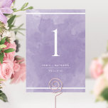 Bordsnumret elegant Lavender Watercolor<br><div class="desc">Hjälp dina gäster att hitta bord med det här elegant bordsnumret för lavender-vattenfärg. Kort på dubblans sida. Exquisite lavender vattencolor tvättar bakgrund och vit text. Obs! Var vänlig och beställ varje bordsnummer du behöver till ställe (dvs. för ett evenemang med tre bord skulle du behöva beställa med bordsnummer ett, lägga...</div>