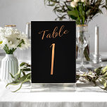 bordsnumret för den svarta eleganten i bröllop kop bordsnummer<br><div class="desc">Faux metallisk folie av koppar Forme Calligraphy script bröllopsmottagningskort bord. Den blå bakgrunden i midnatt färg är redigerbar. Du kan ändra den när du har markerat Knappen ANPASSA YTTERLIGARE. Här hittar du alla nummer ( 1 - 50): http://bit.ly/2sLMaFh</div>