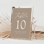 Bordsnumret Modern Elegant Taupe Bröllop<br><div class="desc">Trendig, minimalistiskt kort för bröllop-bordsnummer med vit, modern text med "Bord" i det moderna kalligrafiskriptet. Utformningen har en taupbakgrund eller en valfri färg. Utformningen upprepas på baksidan. Så här beställer du bord-korten för taupe: lägg till ditt namn, datum för bröllop och bordsnummer. Lägg till varje nummer i din kundvagn individuellt...</div>