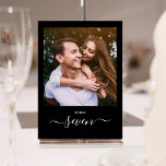 Bordsnumret Svart och vitt skript - foto Inbjudningar<br><div class="desc">De här eleganterna namnteckning skript på dubbla-sida-fotoobjekt som är perfekter för alla firande. Designad av Thisisnotme©</div>