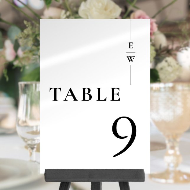 Bordsnumret Svartvitt minimalistiskt monogram Inbjudningar (Black And White Minimalist Monogram Table Number)