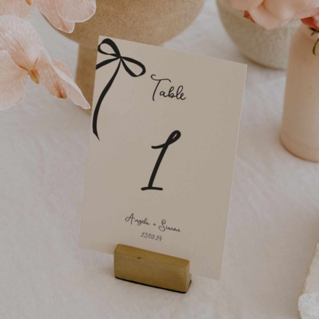 Bordsnumret vid havsviken Hand plockade Bow Bröllo (Skapare uppladdad)