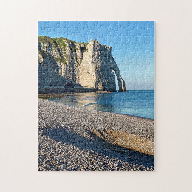 Bordstrand och klippning av etretat i Frankrike Po Pussel (Vertikal)