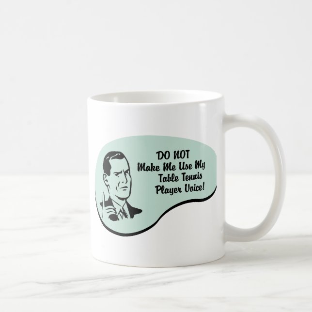 Bordtennisspelare uttrycker kaffemugg (Höger)