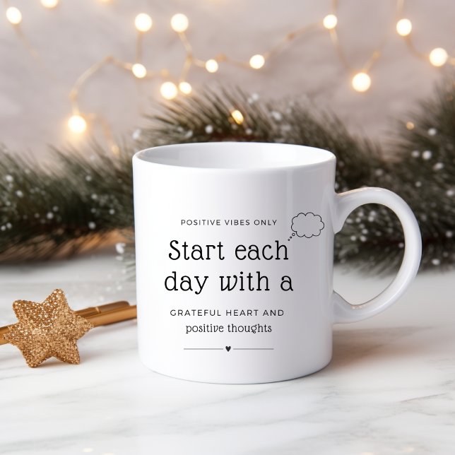Börja varje dag med ett tacksamt hjärta kaffemugg (Skapare uppladdad)