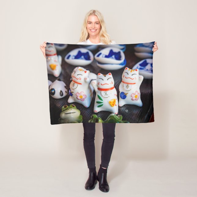 Börjar bli kattfiguriner fleecefilt (På plats)