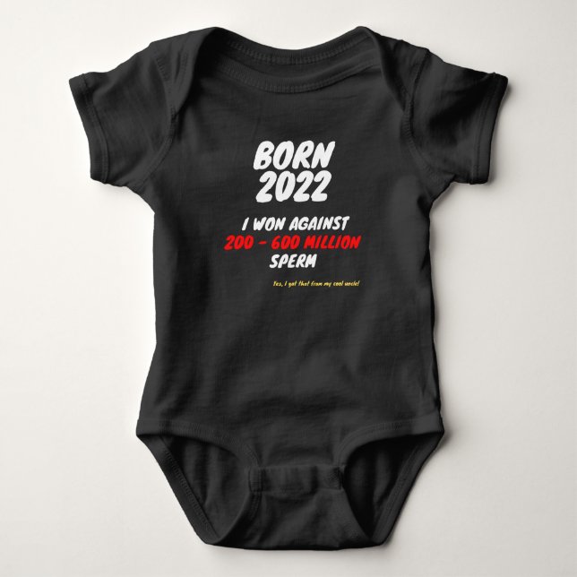Born 2022 - I AM A WINNER Baby Strampler T Shirt (Framsida)