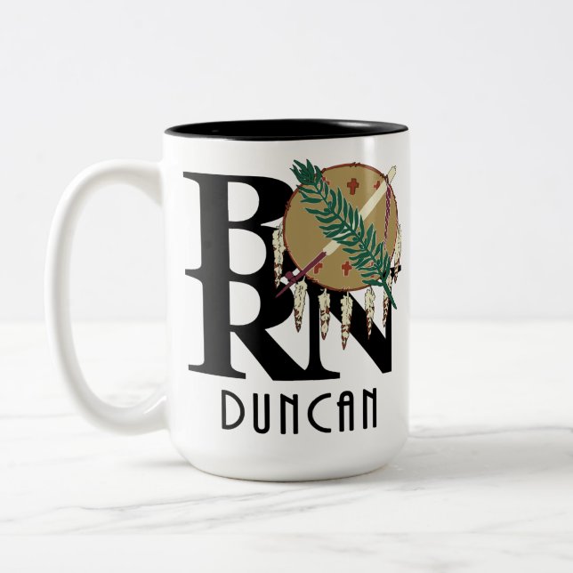 BORN Duncan Oklahoma 15oz Två-Tonad Mugg (Vänster)