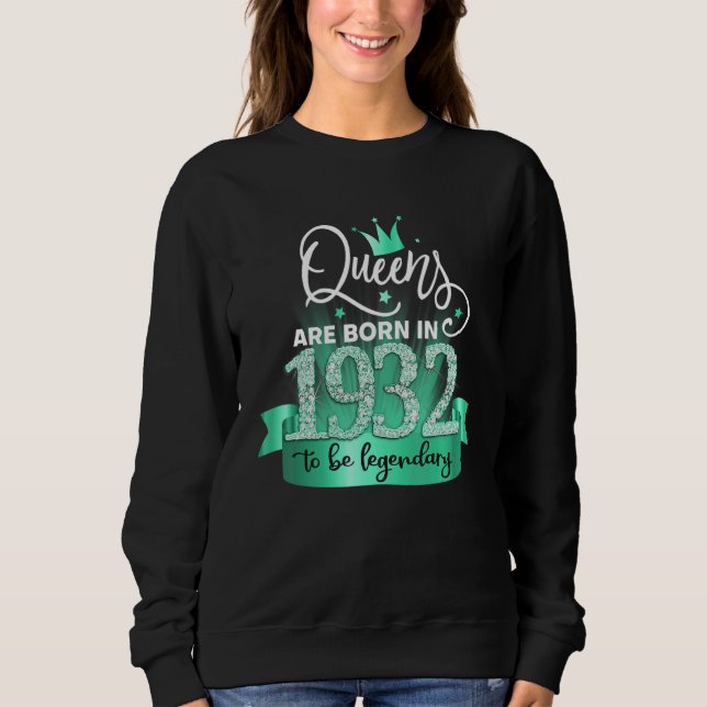 Born in 1932 I Black Turquoise Party Outfit & Acce T Shirt (Framsida)