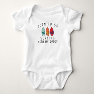 Born till Surfing med pappa Cute Surfer T Shirt