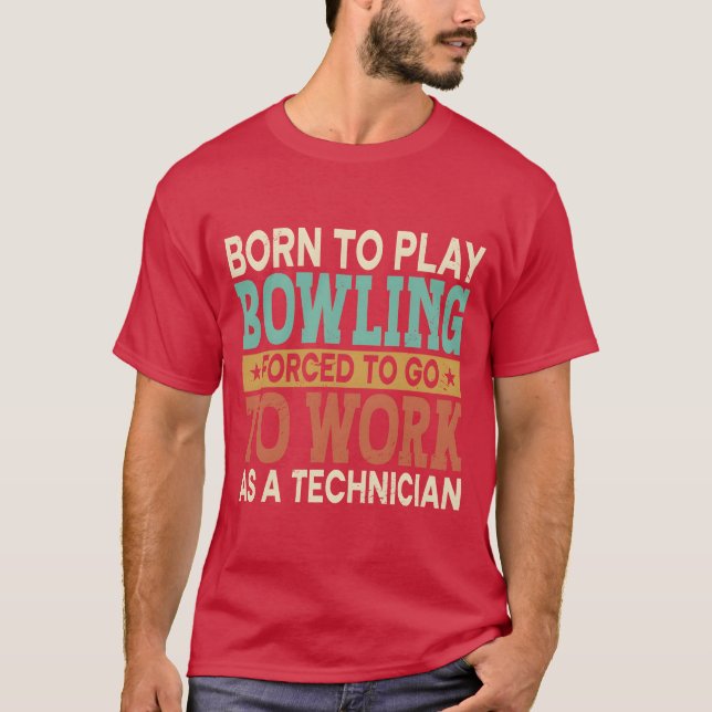 Borno Play Bowling Tvångad Idrottsspelare present T Shirt (Framsida)
