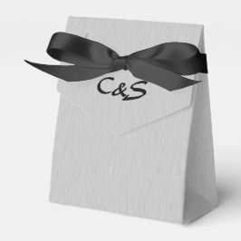 Borstade silver presentaskar med monogram