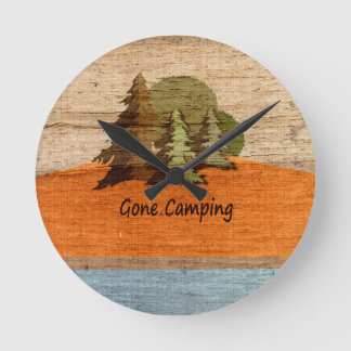 Borta Camping Wood look Nature Älskare Rund Klocka