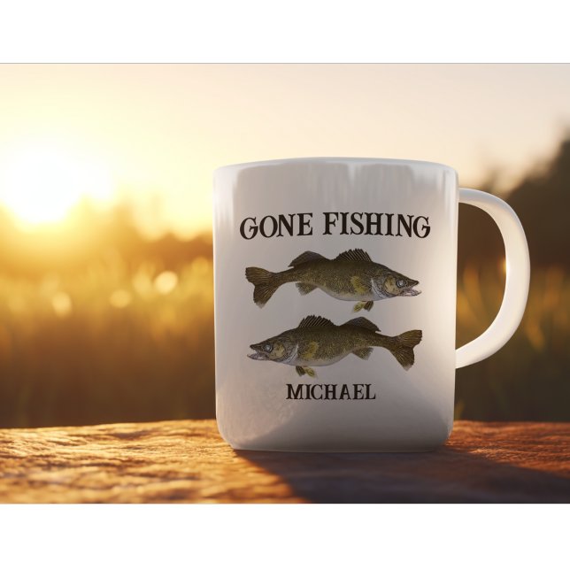 Borta namn på Walleye Angler utomhus Kaffemugg (Walleye Fishing Gone Fishing Personalize name gift mug for fisherman)
