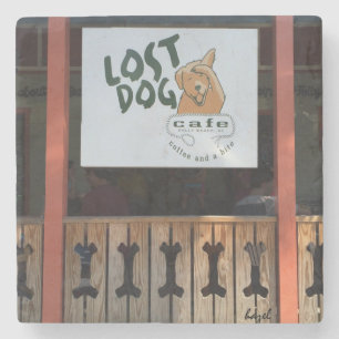 Borttappad Hund Cafe, Folly Beach, South Carolina Underlägg Sten
