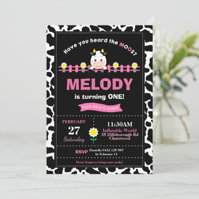 Boskap 1:a födelsedagen Party Girl Barnyard Rosa Inbjudningar (Stående Fram)