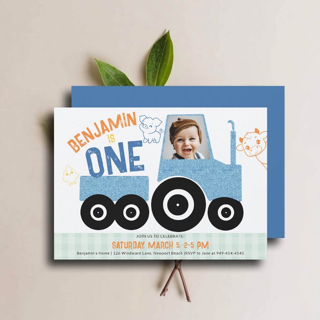 Boskap Denim Traktor Cute Photo 1st Birthday Inbjudningar (farm tractor birthday invitation 1st first boy photo animals barnyard cute illustration denim blue)
