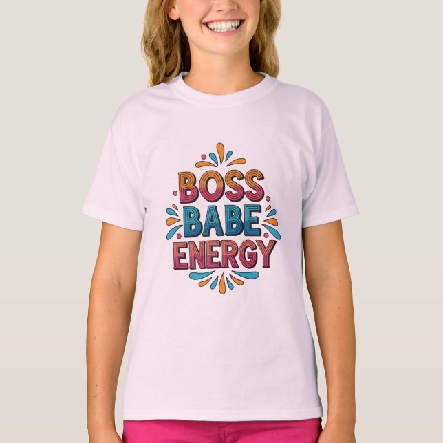 Boss Babe Energy – Pink Power Tee (Framsida)