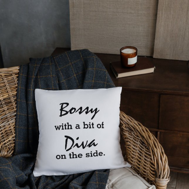 Bossy med lite diva Modern Trendig Kudde (Add  some decor to a small room. )