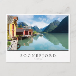 Bostäder och Sognefjord fjord i Norge Vykort