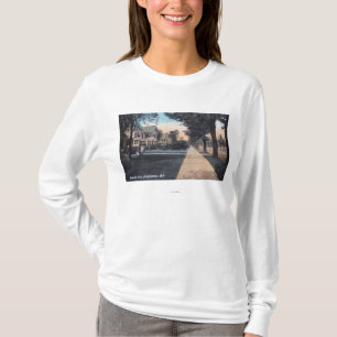 Bostads- plats på flodstranddrev t-shirt