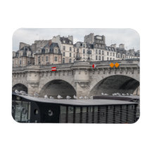 Bostadsbåt nära Pont Neuf - Paris