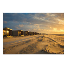 Bostadsskåp vid solnedgången vid kusten fototryck