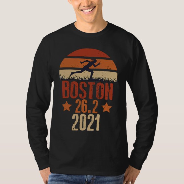 Boston 2021 Marathon Runner 26 2 Miles T Shirt (Framsida)