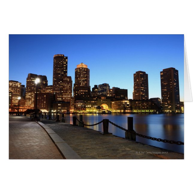 Boston Harbour och skyline. Boston är en av de 6 Hälsningskort (Framsidan Horizontal)