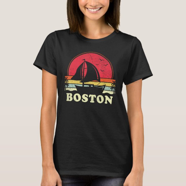 Boston Massachusetts Sail Boat Boating Captain Sai T Shirt (Framsida)