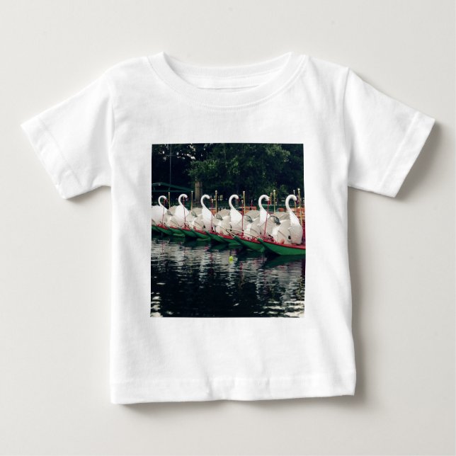 Boston Public Gardens Svan Boats T Shirt (Framsida)