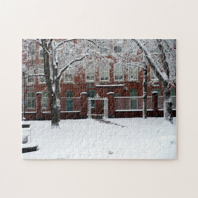Boston Red Brick School House i Winter Snö Pussel (Horisontell)