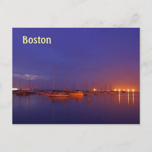 Boston-segelbåtar i småbåtshamn vid vykort