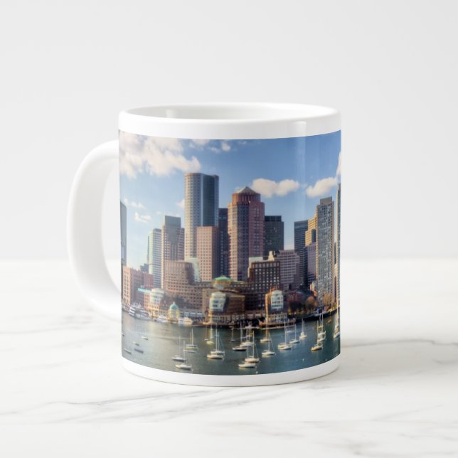 Boston skyline från vattenfront jumbo mugg (Framsida vänster)