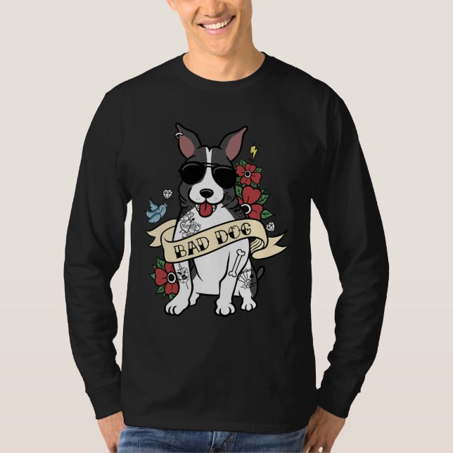 Boston Terrier Bad Hund T Shirt (Framsida)