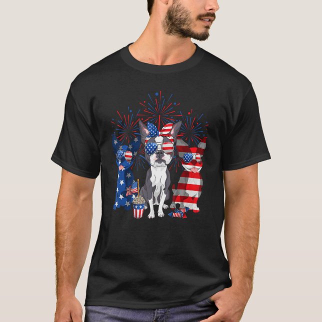 Boston Terrier Dogs American Flag USA Indepedence  T Shirt (Framsida)
