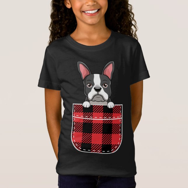 Boston Terrier Hund in Buffalo Play Pocket Print C T Shirt (Framsida)