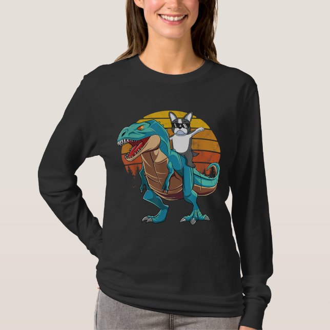 Boston Terrier Hund Riding Dinosaur T Rex Boys Shirt (Framsida)