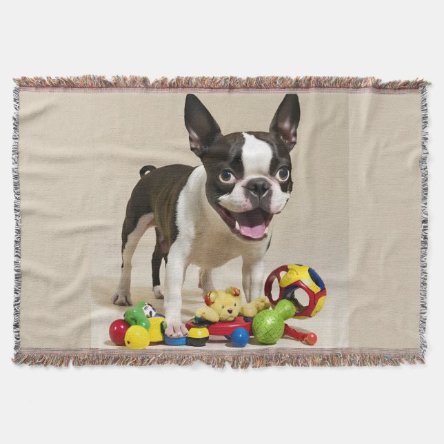 Boston Terrier Hund spelar med Leksak Filt (Framsidan)