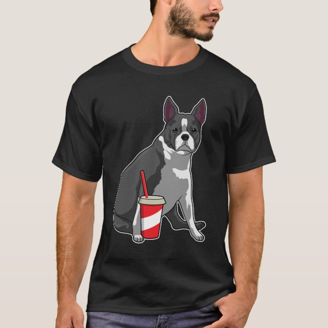 Boston Terrier med Drink T Shirt (Framsida)