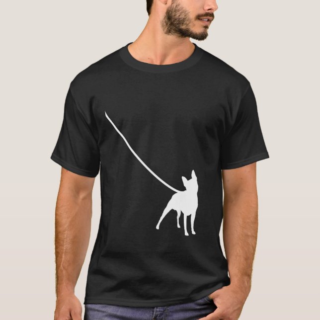 Boston Terrier på Leash Hund Bostie Mamma Pappa Pe T Shirt (Framsida)