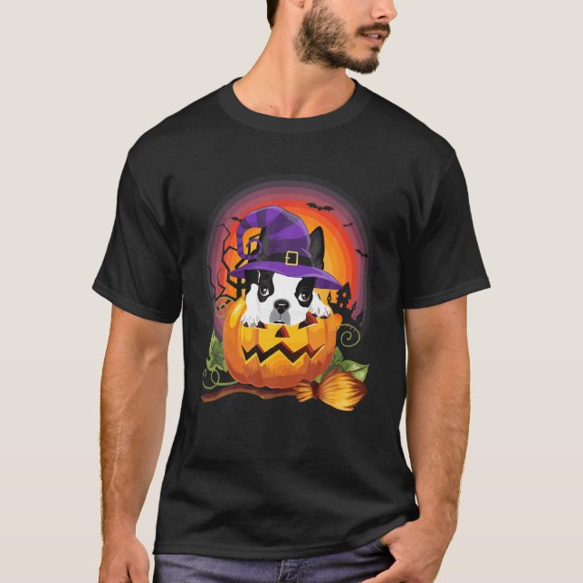 Boston Terrier Witch Pumpkin Halloween Hund älskar T Shirt (Framsida)